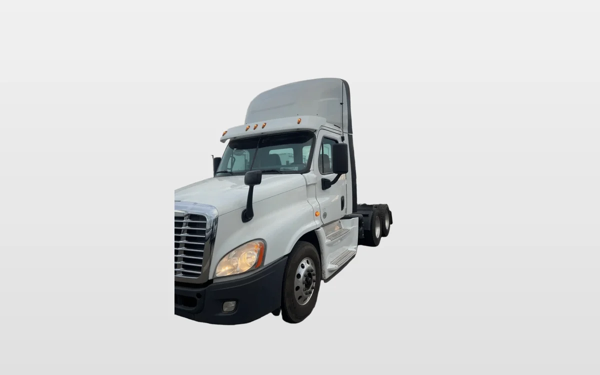 2019 Freightliner Cascadia - image 1