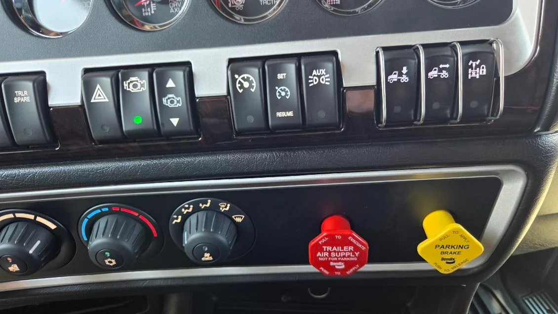 2027 Kenworth W900 in Pueblo, CO — photo 29