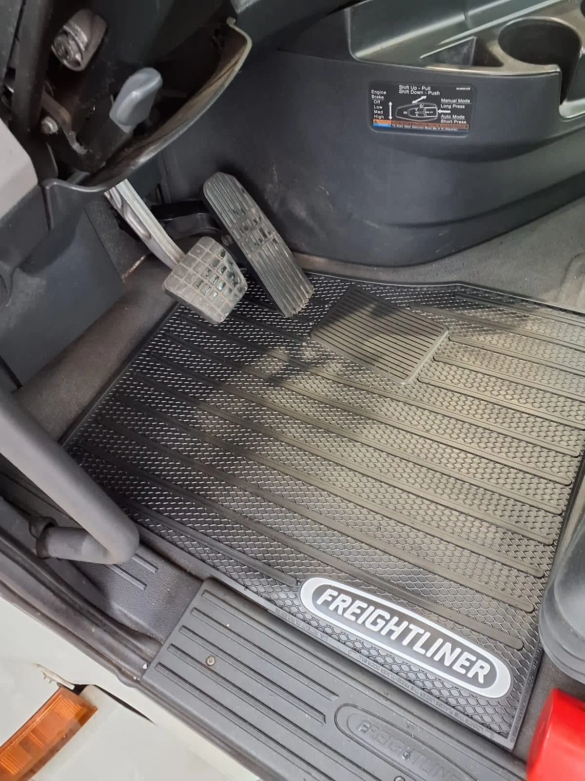 2020 Freightliner Cascadia in Greenville, SC — photo 12