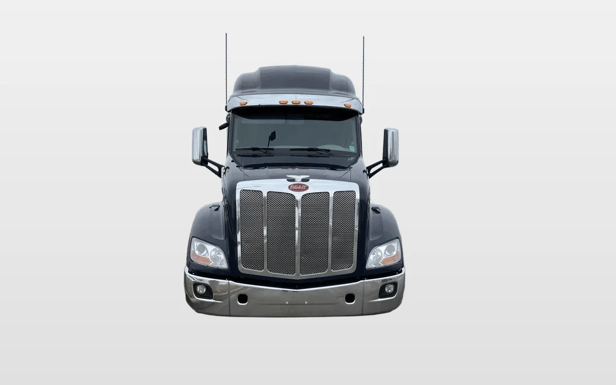 2022 Peterbilt 579 - image 1
