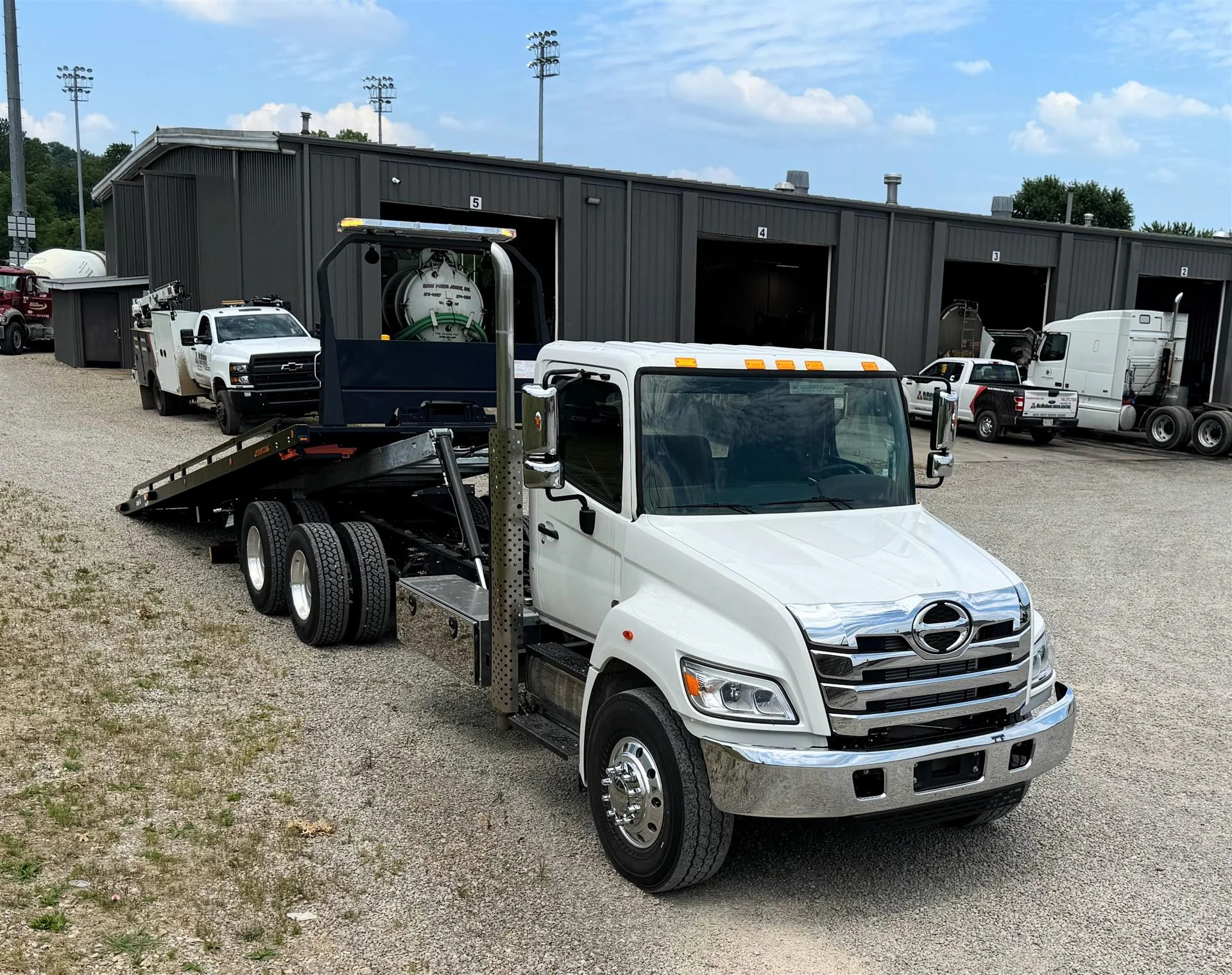 2026 Hino XL8 in London, OH — photo 2
