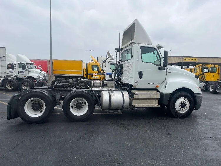 2019 International LT in Fontana, CA — photo 8