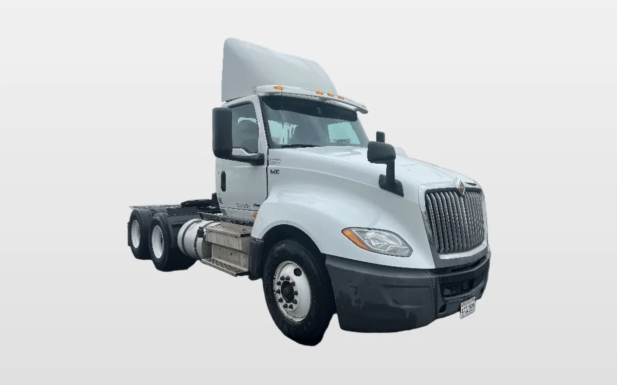 2019 International LT - image 1