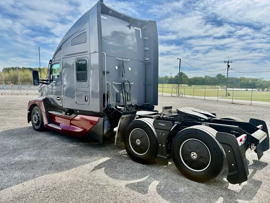2025 Kenworth T680 in Greensboro, NC — photo 4