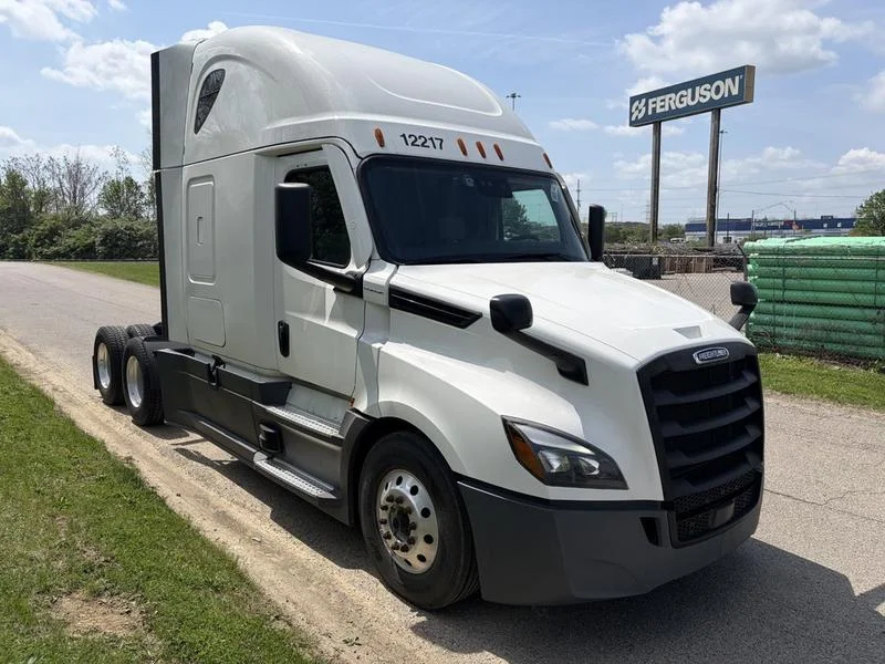 2022 Freightliner eCascadia in Walton, KY — photo 3