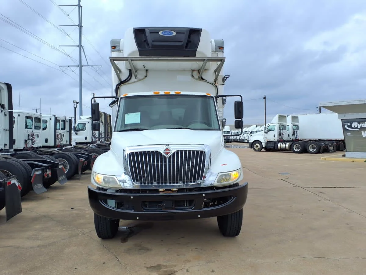 2018 International 4300 in Fort Worth, TX — photo 2