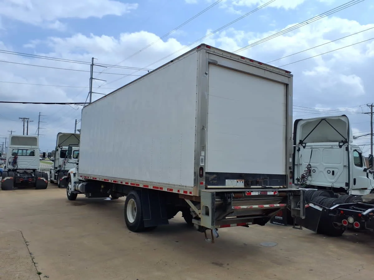 2018 International 4300 - image 6