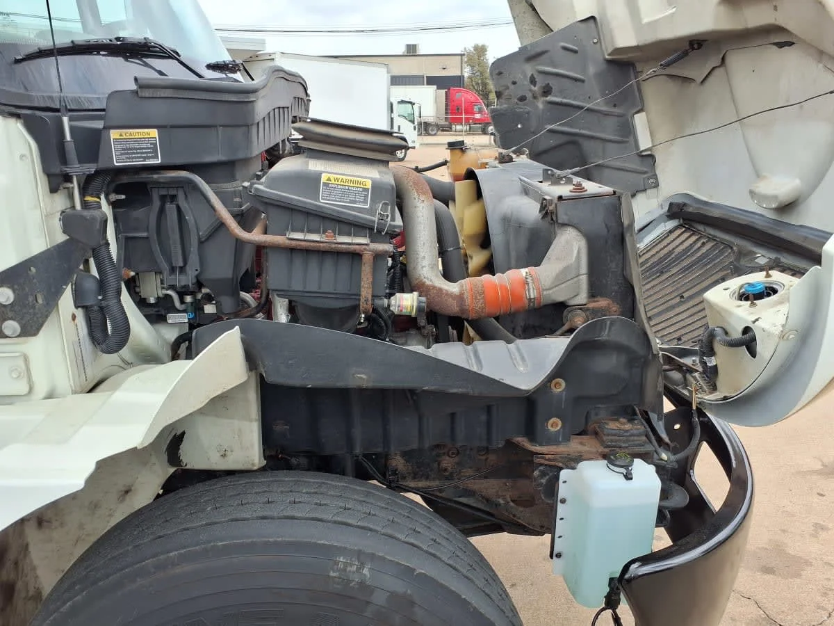 2018 International 4300 - image 11