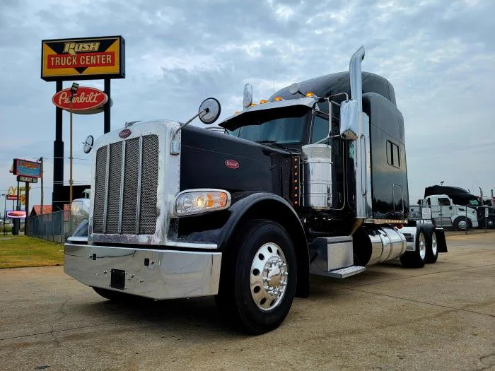 2022 Peterbilt 389 — photo 2