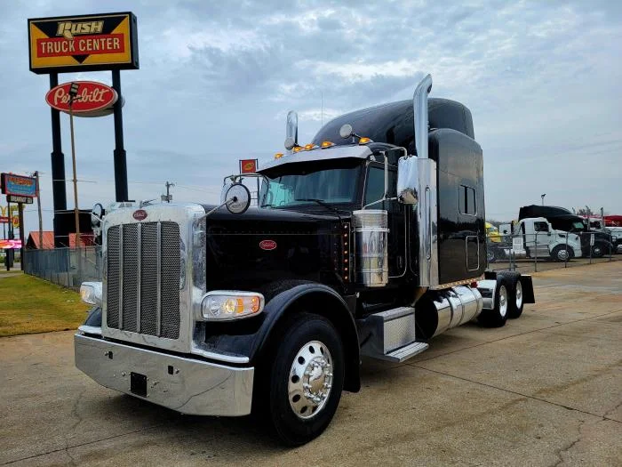 2022 Peterbilt 389 — photo 3