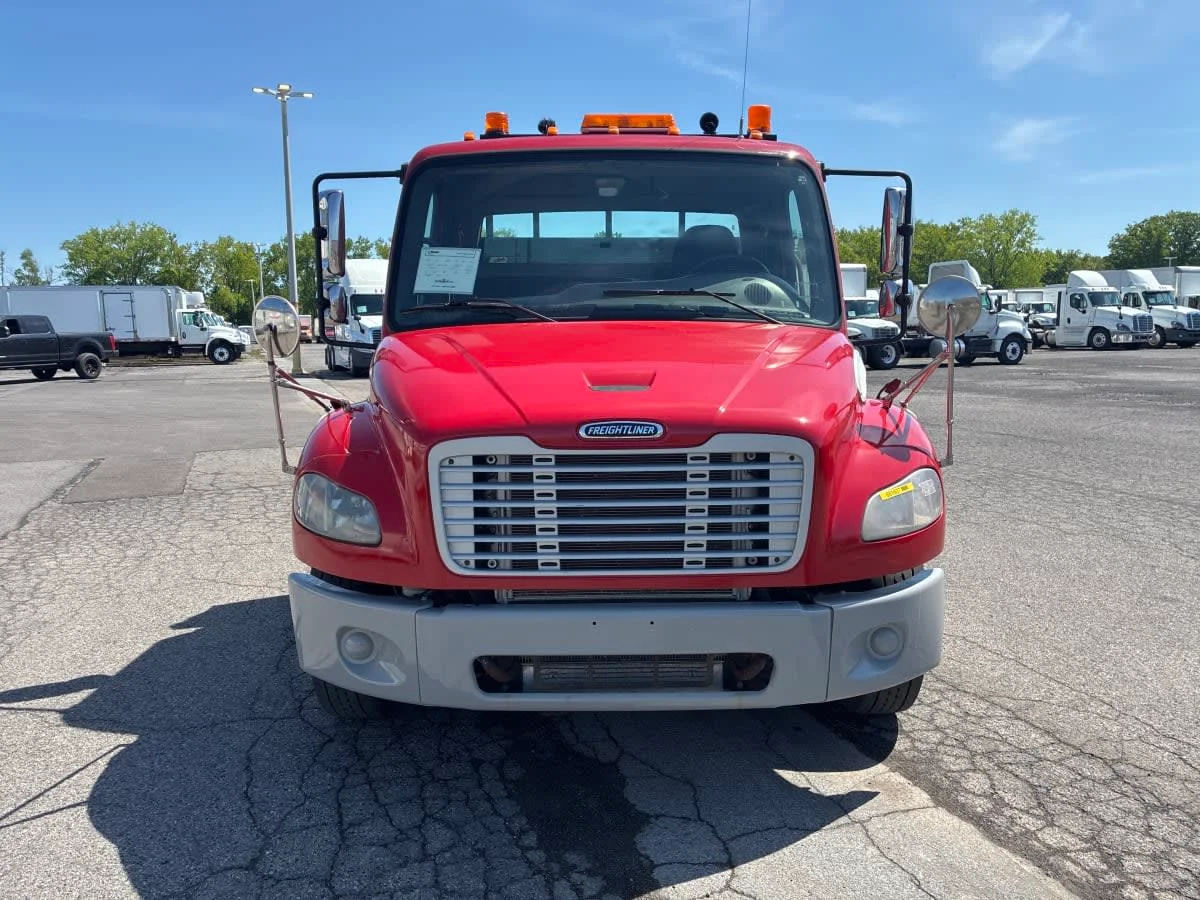 2018 Freightliner M2 106 in Syracuse, NY — photo 2