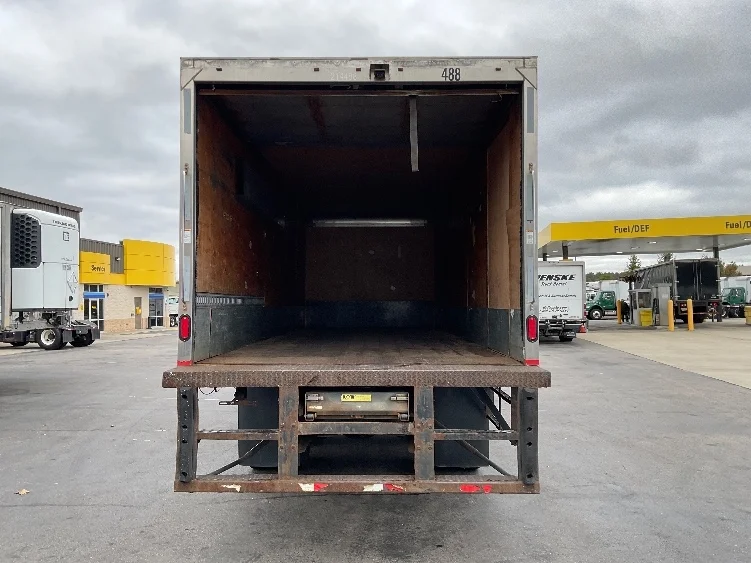 2019 Freightliner M2 106 - image 8