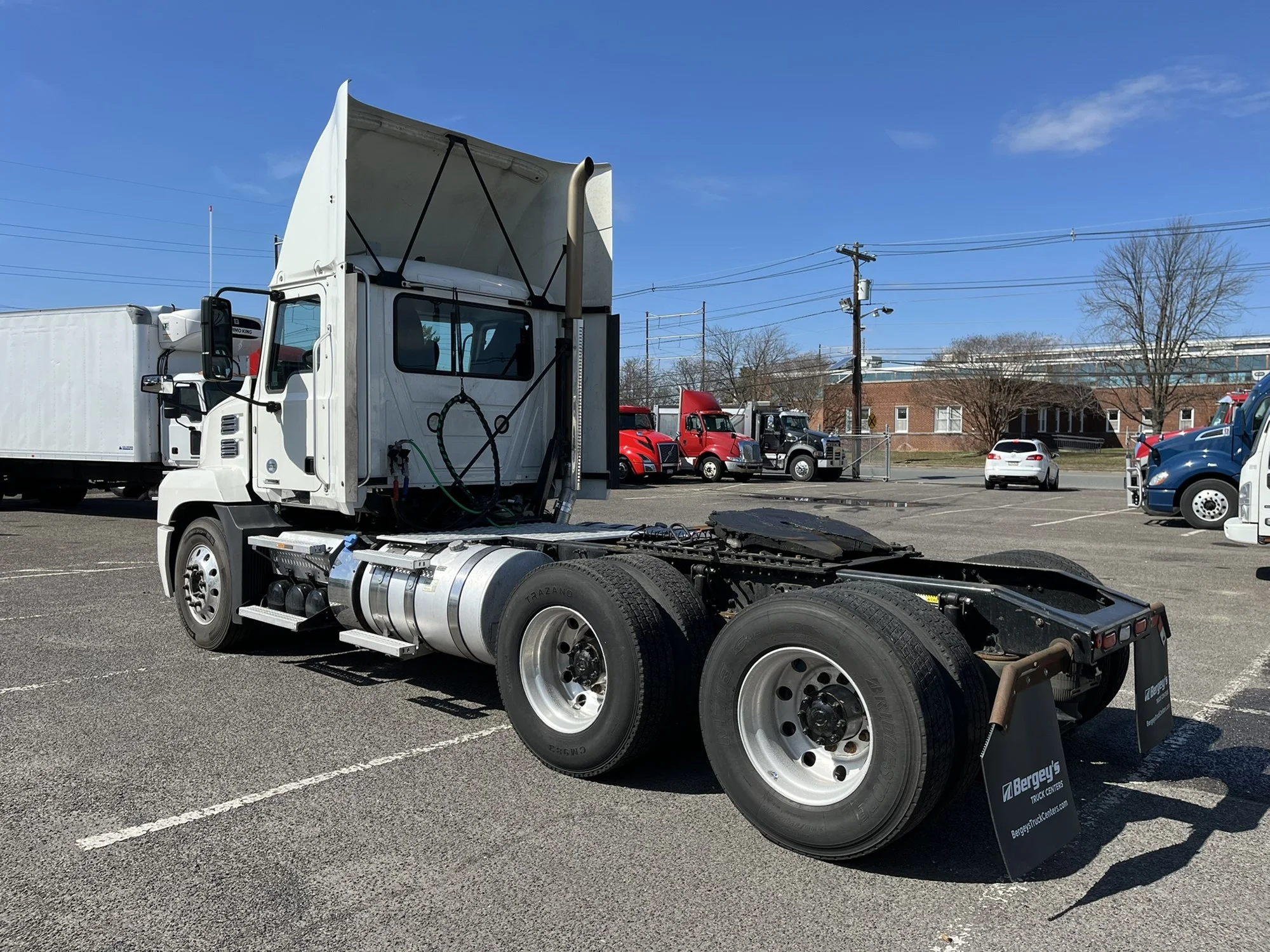2019 Mack Anthem - image 6