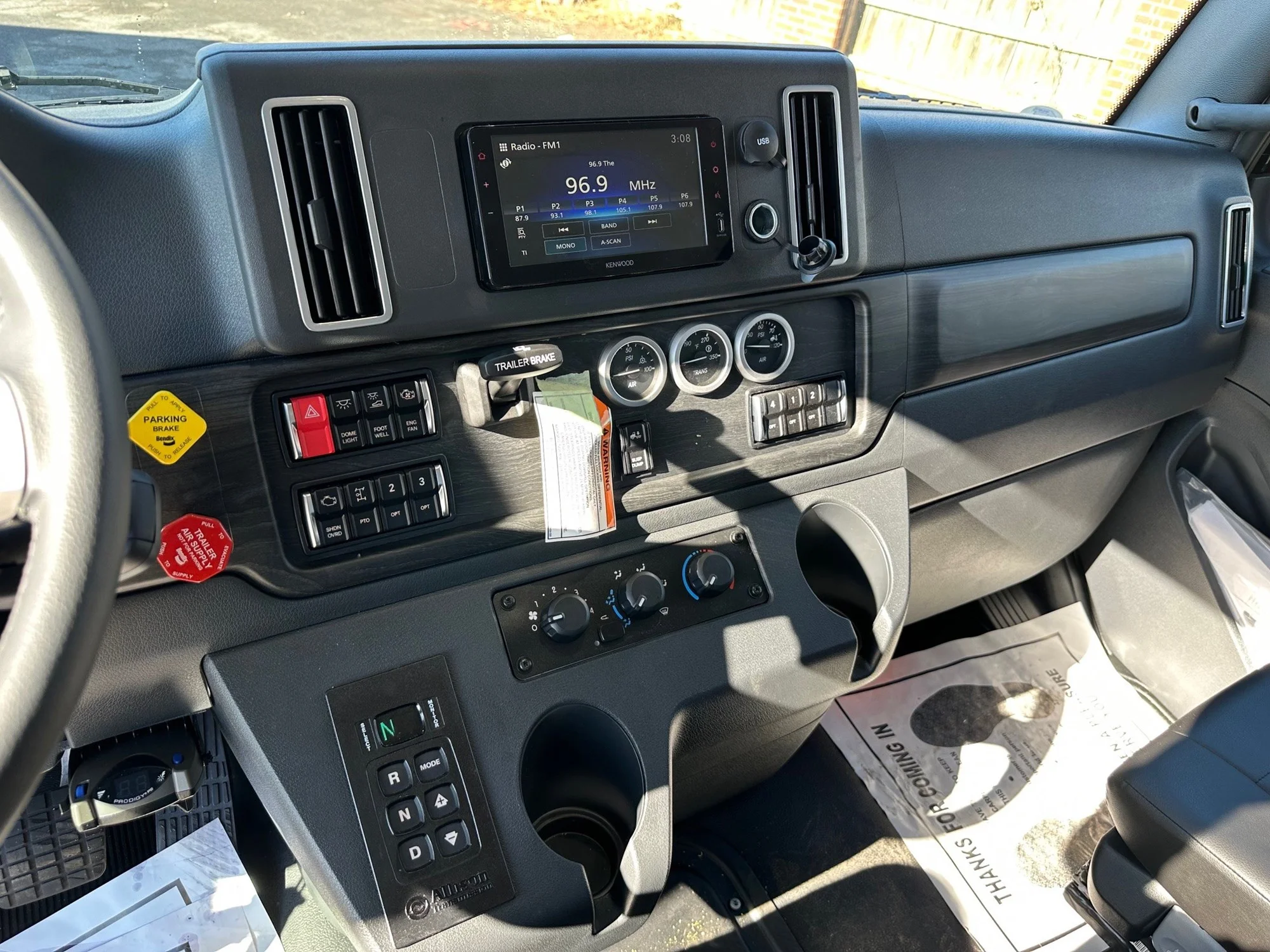 2026 Freightliner M2 106 - image 2