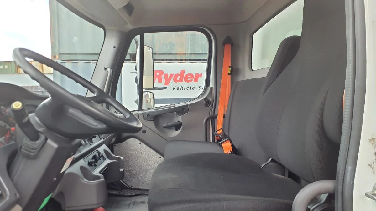 2019 Freightliner M2 106 in Springfield, MA — photo 11
