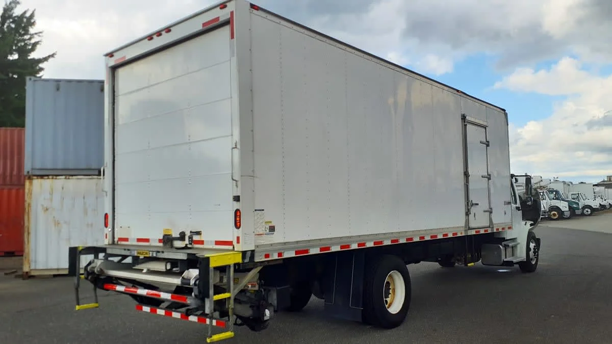 2019 Freightliner M2 106 in Springfield, MA — photo 4