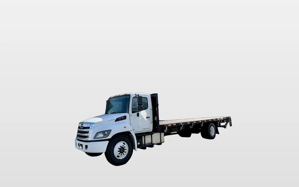 2019 Hino 268 - image 1