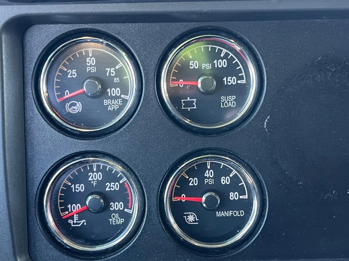 2023 Peterbilt 579 - image 24