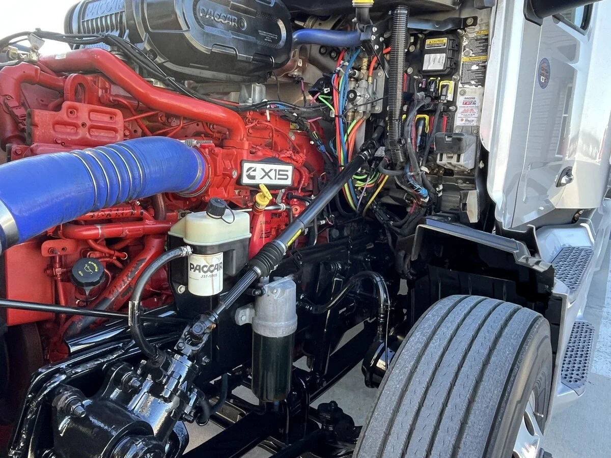 2023 Peterbilt 579 - image 12