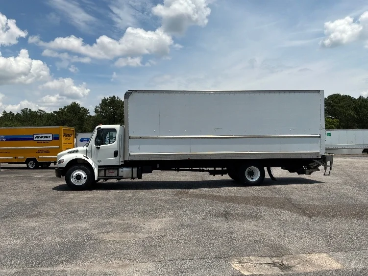 2019 Freightliner eM2 in West Columbia, SC — photo 4