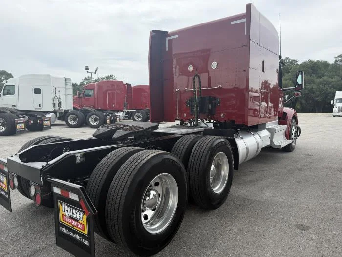 2023 Peterbilt 579 — photo 9