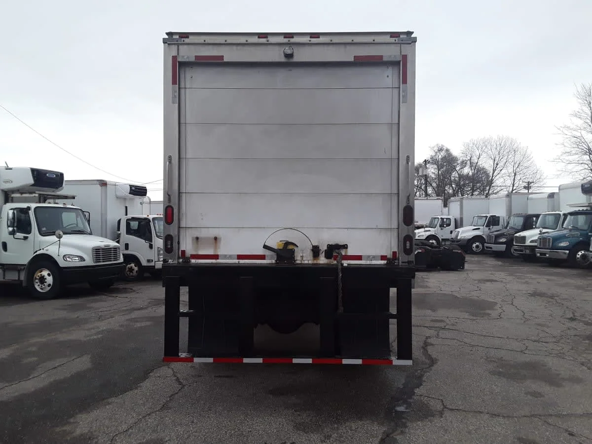 2018 Isuzu FTR - image 5