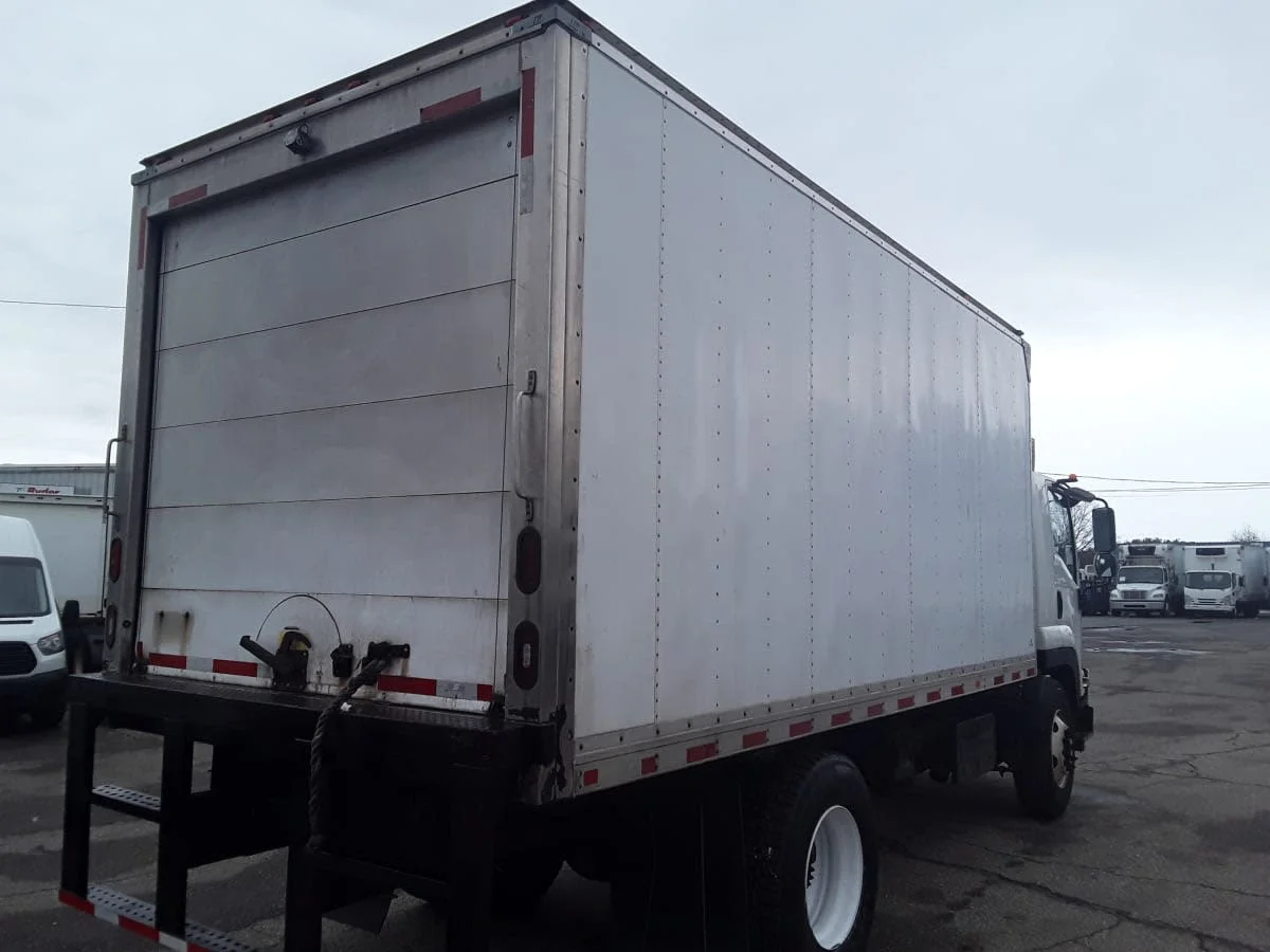 2018 Isuzu FTR - image 4