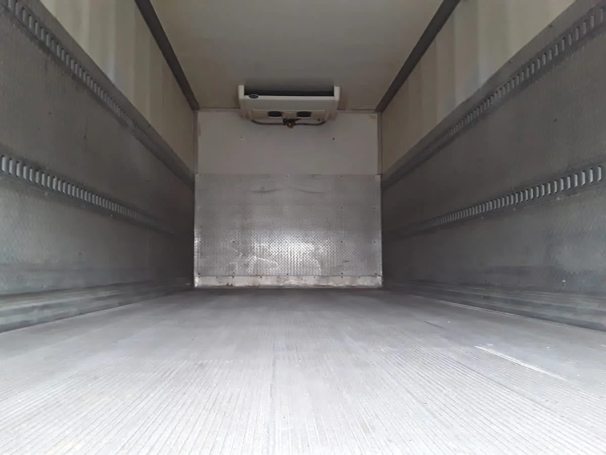 2018 Isuzu FTR - image 9