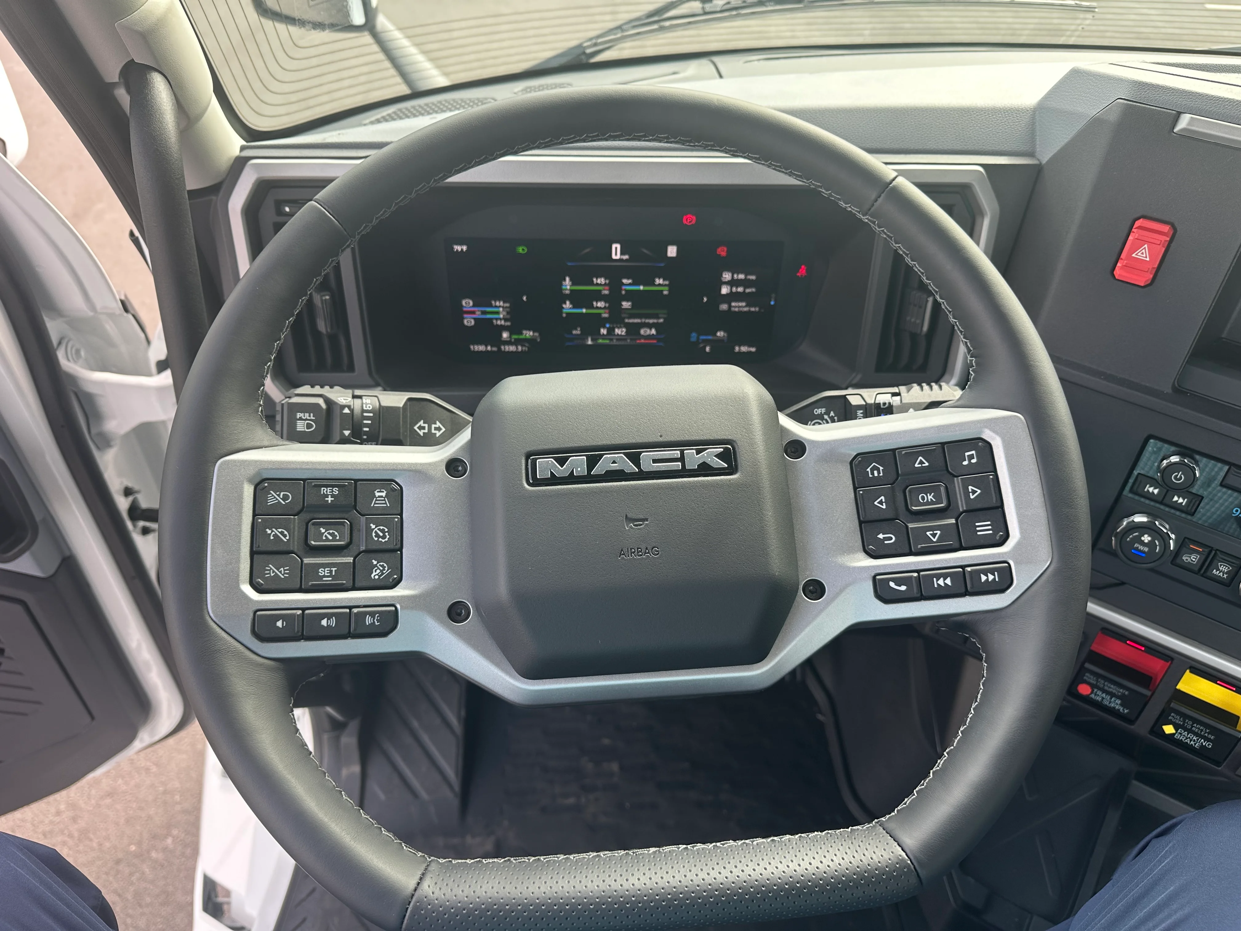 2026 Mack Pinnacle in Van Buren, AR — photo 6