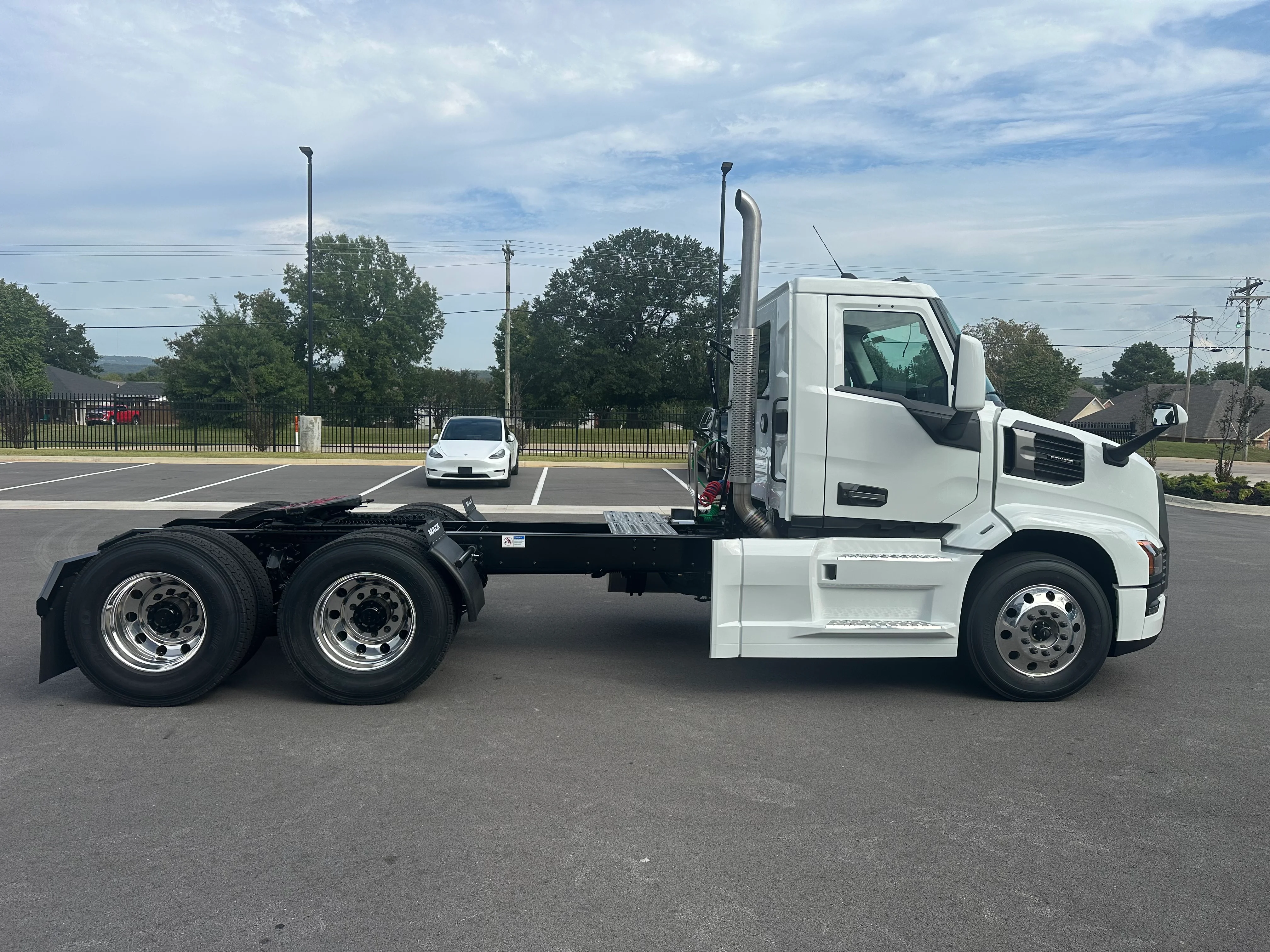 2026 Mack Pinnacle in Van Buren, AR — photo 11