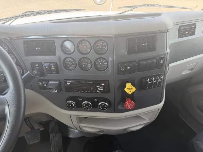 2019 Peterbilt 579 - image 33