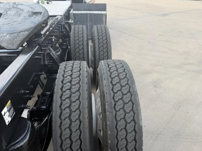 2019 Peterbilt 579 - image 15