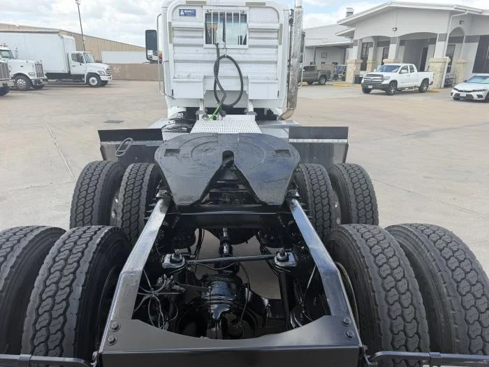 2019 Peterbilt 579 - image 17