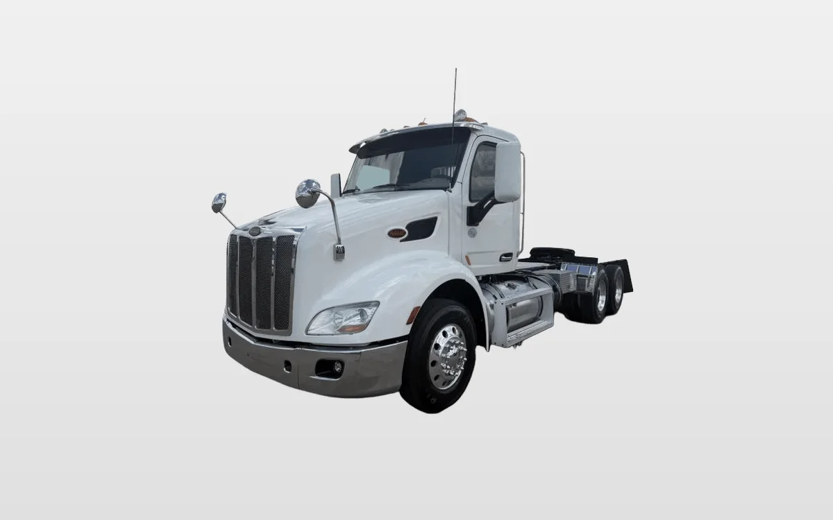 2019 Peterbilt 579 - image 1