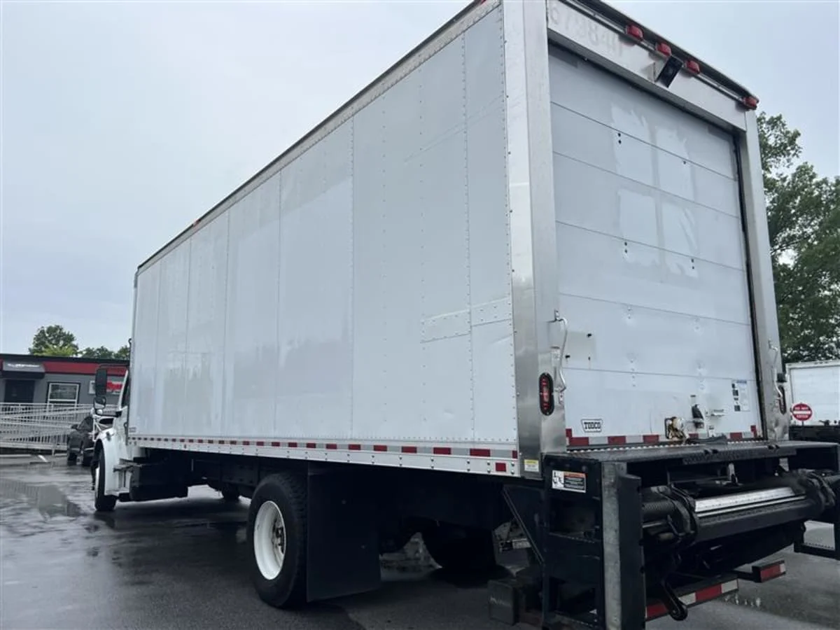 2017 Freightliner M2 106 - image 6