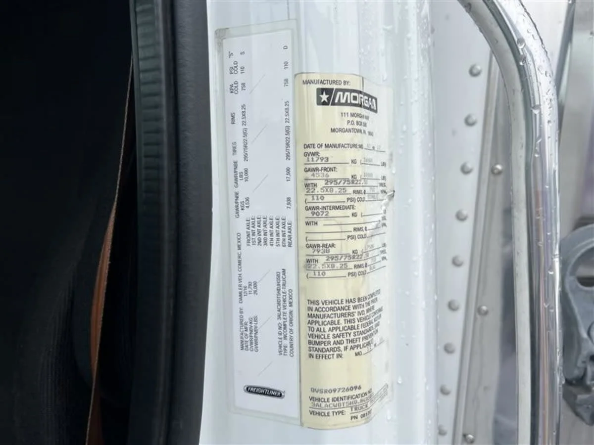 2017 Freightliner M2 106 - image 11