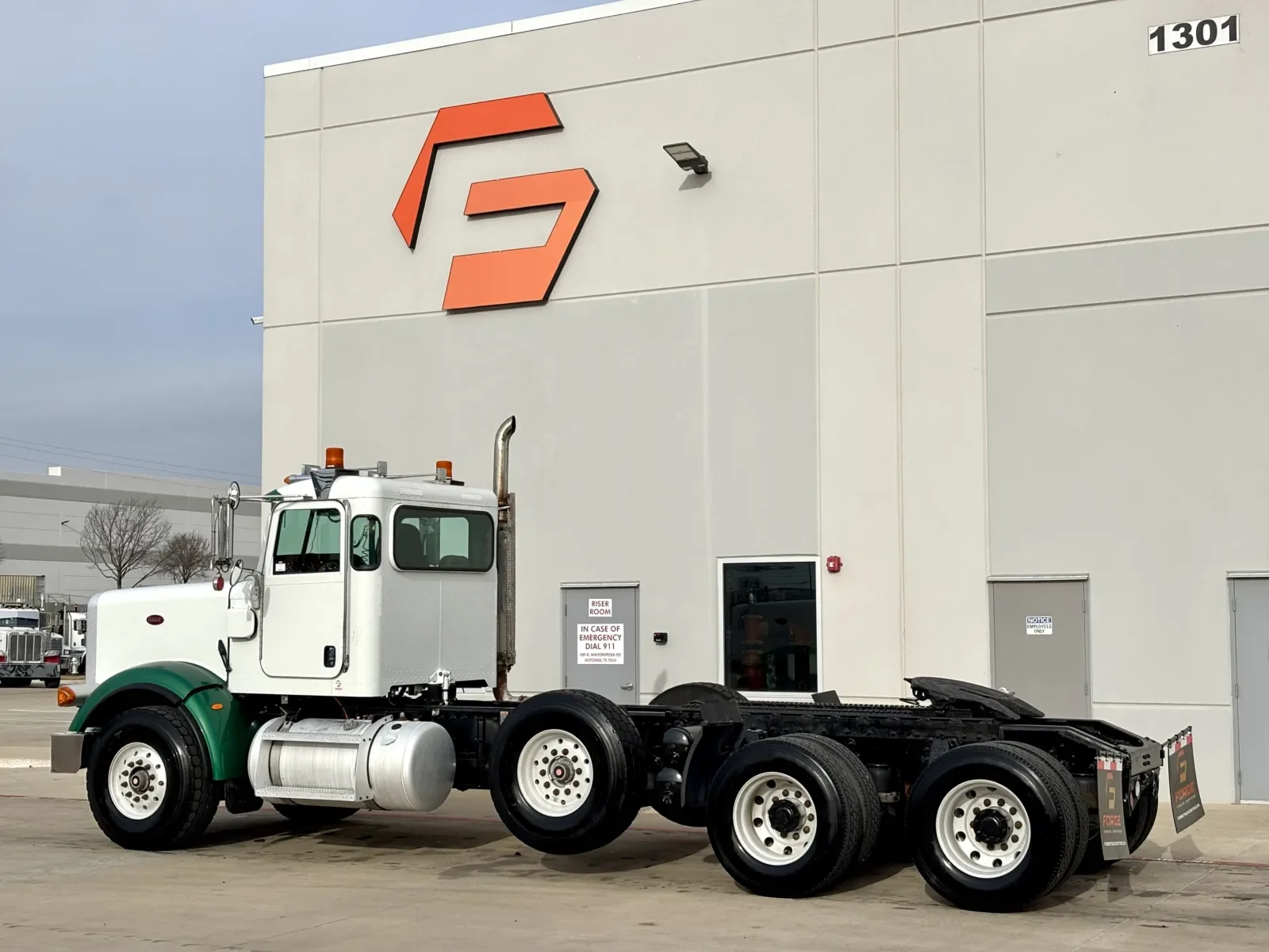 2009 Peterbilt 367 in Hutchins, TX — photo 6