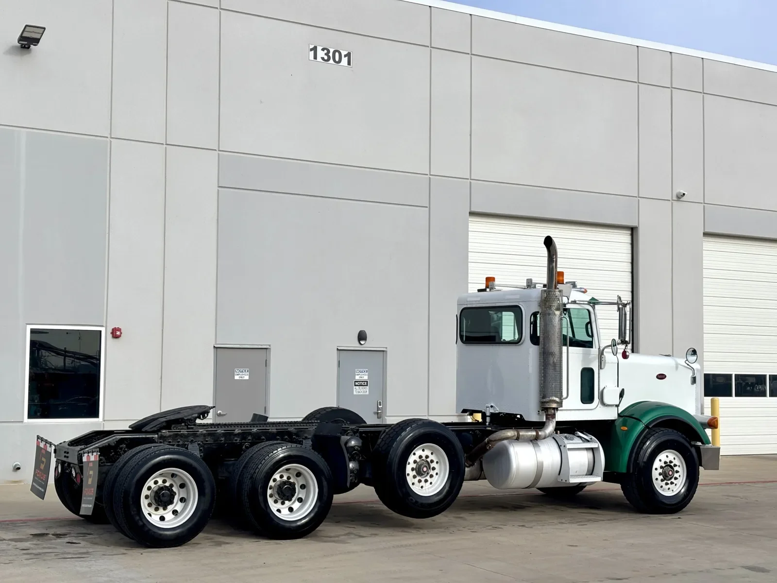 2009 Peterbilt 367 in Hutchins, TX — photo 5