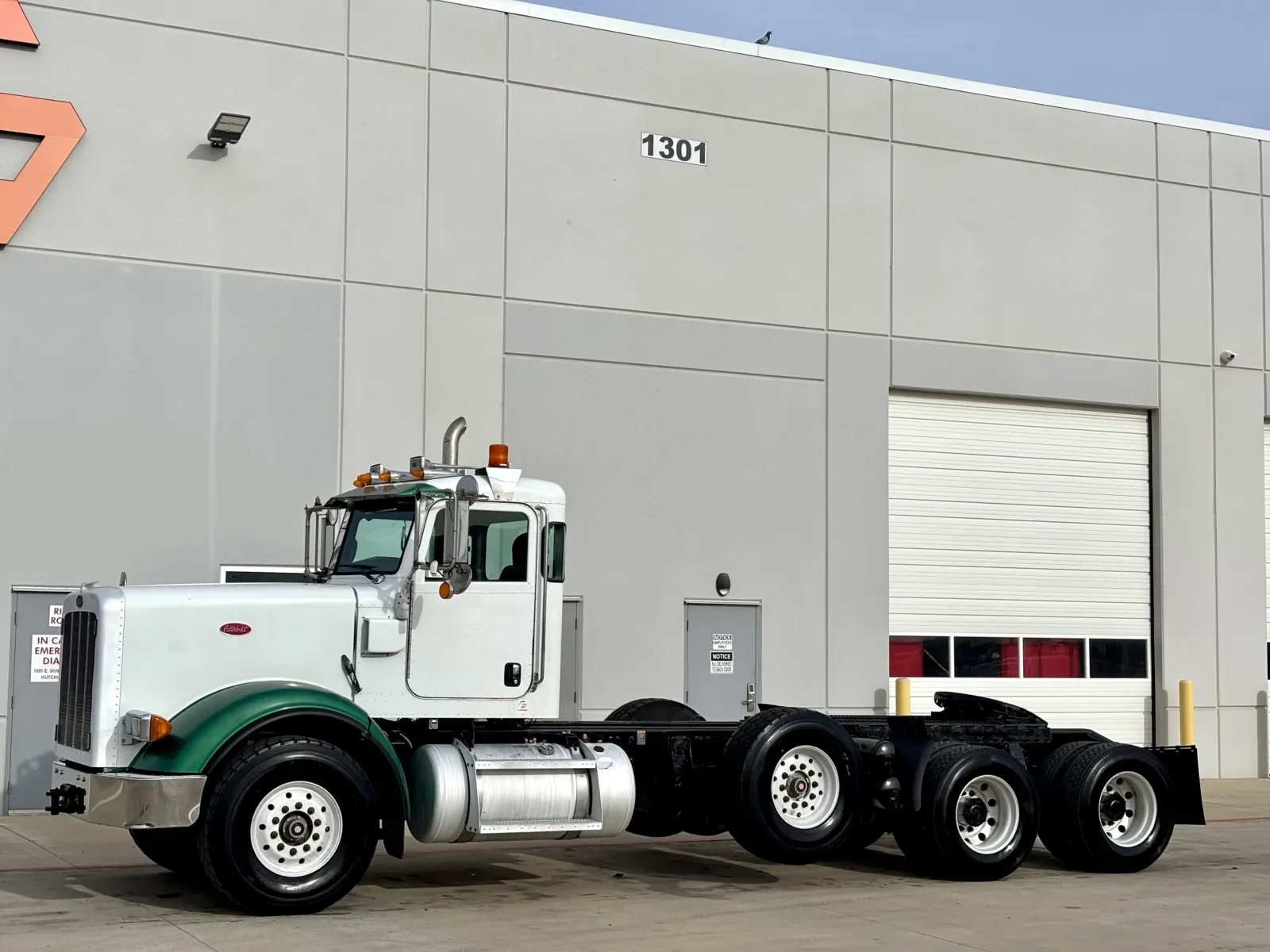 2009 Peterbilt 367 in Hutchins, TX — photo 2