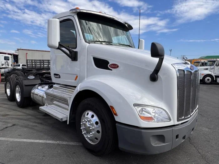 2021 Peterbilt 579 - image 4