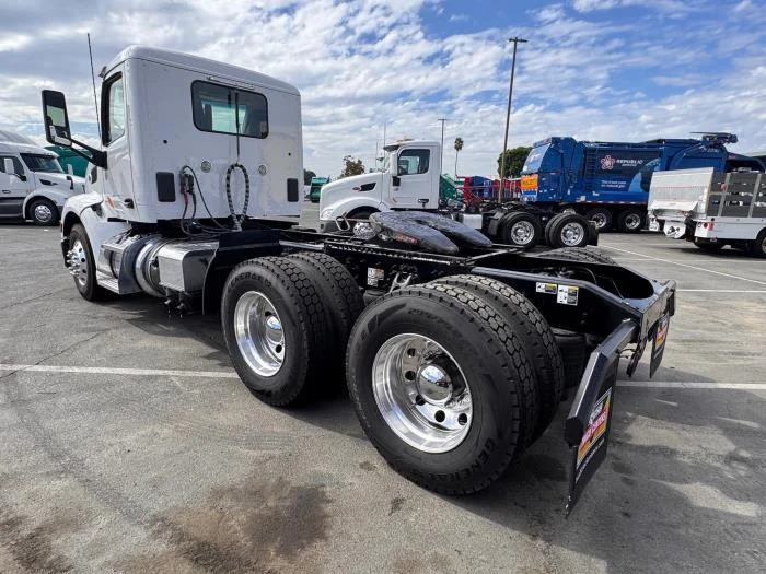 2021 Peterbilt 579 - image 8