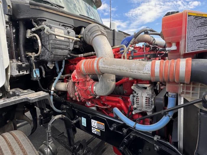 2021 Peterbilt 579 in Los Angeles, CA — photo 11