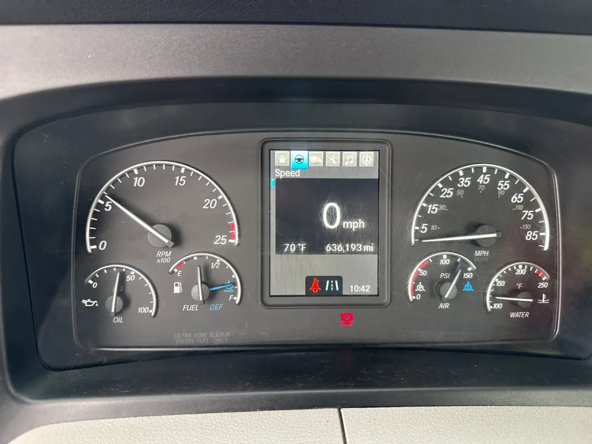 2021 Freightliner Cascadia in Taylor, MI — photo 14