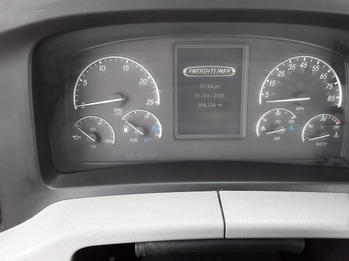 2022 Freightliner Cascadia in La Vergne, TN — photo 12