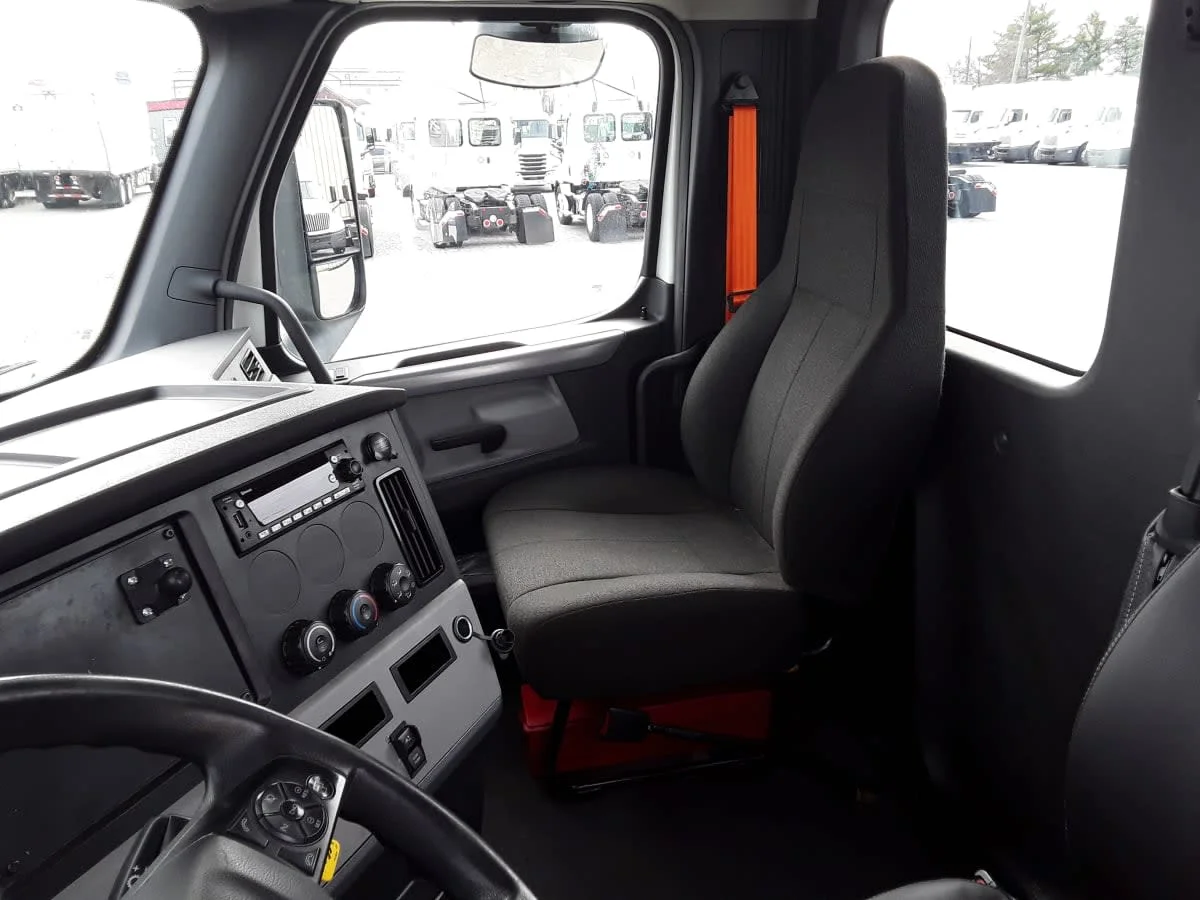 2022 Freightliner Cascadia in La Vergne, TN — photo 7
