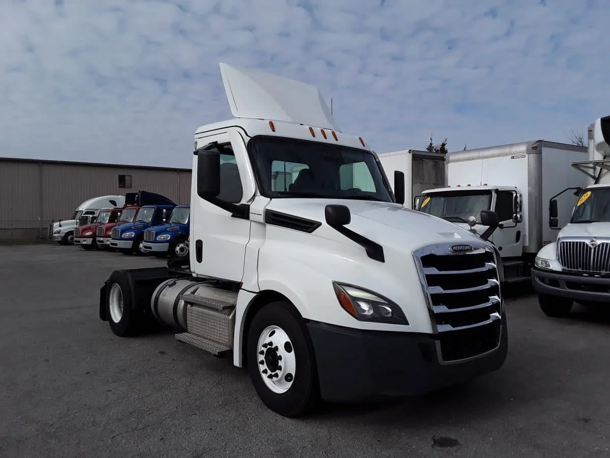 2022 Freightliner Cascadia in La Vergne, TN — photo 3