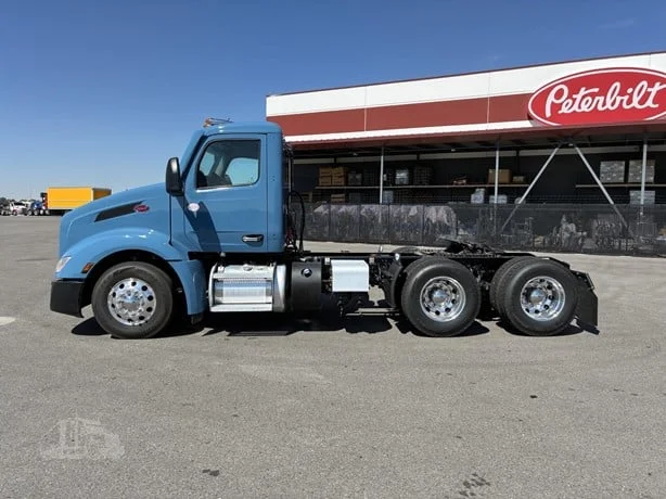 2022 Peterbilt 579 in Idaho Falls, ID — photo 2