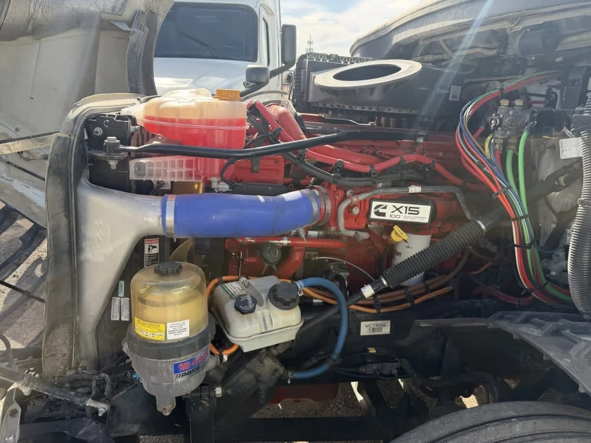 2020 Freightliner Cascadia - image 9