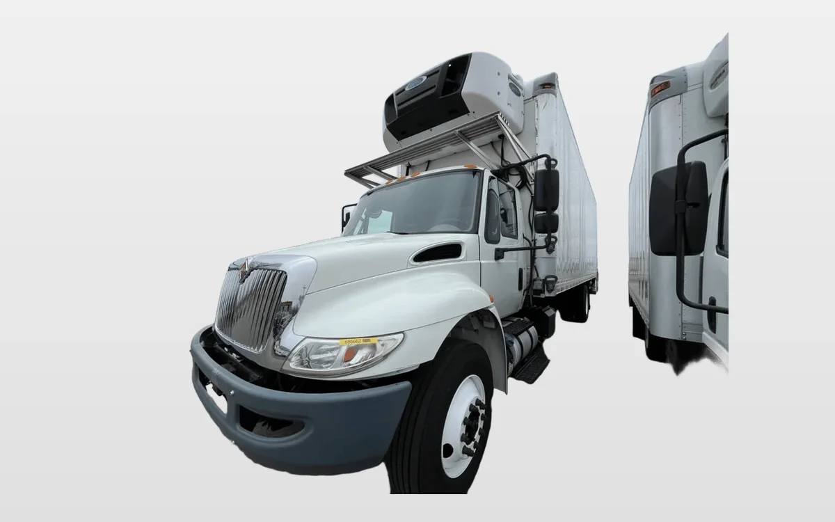 2018 International 4300 - image 1