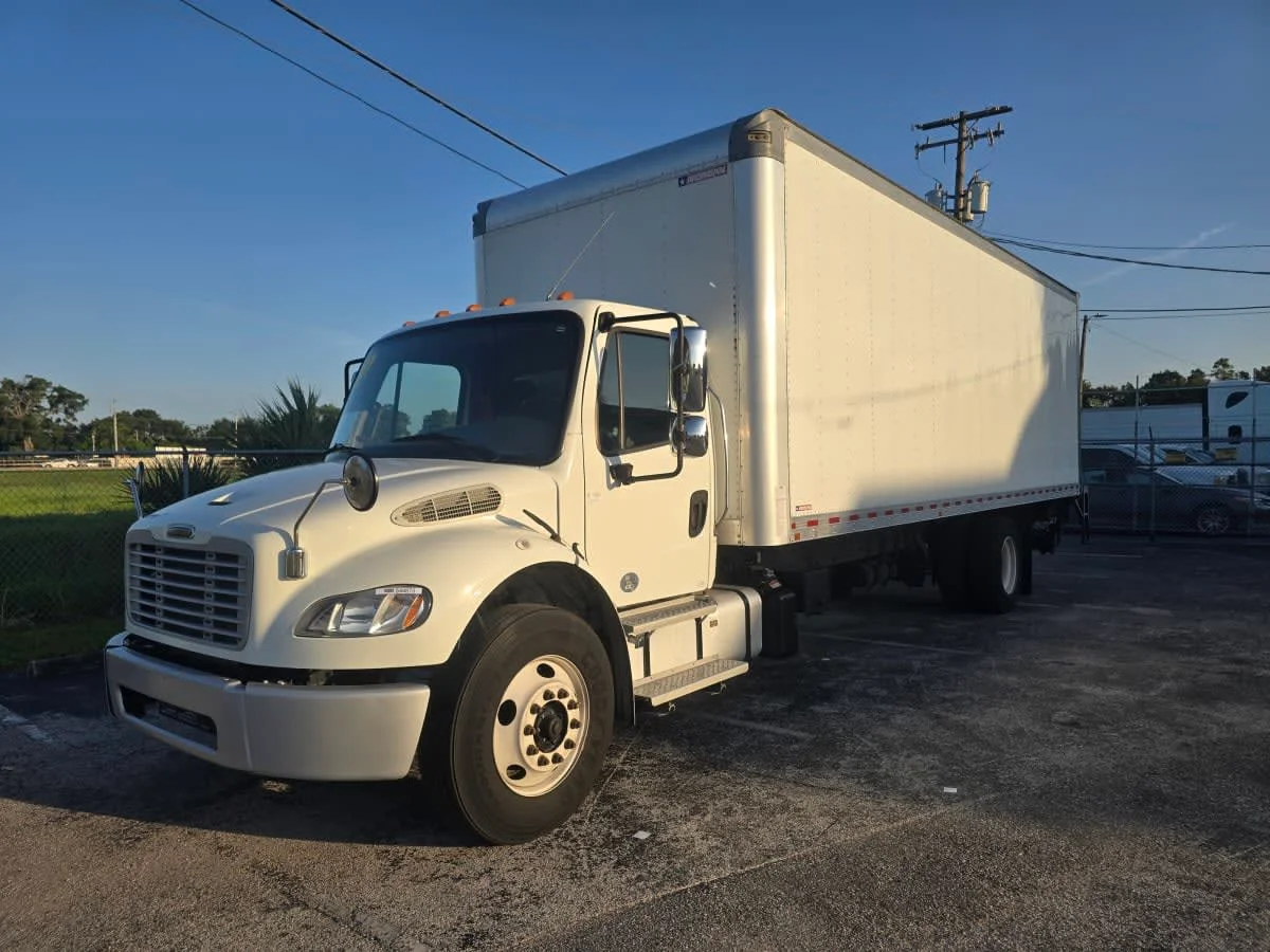 2022 Freightliner M2 106 in Tampa, FL — photo 3